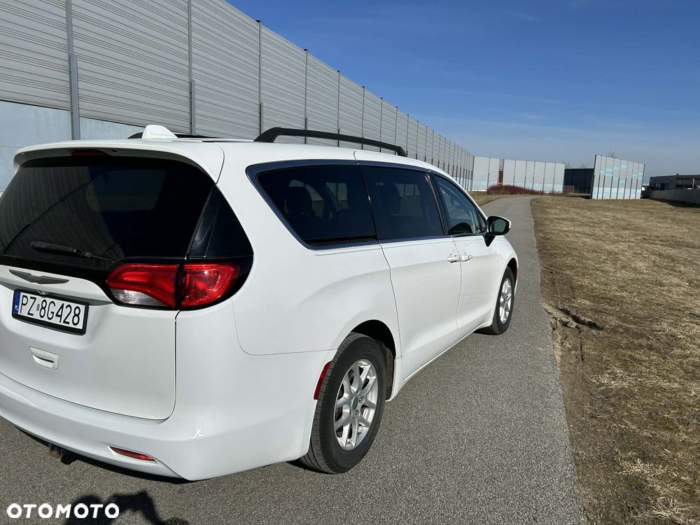 Chrysler Pacifica - 3