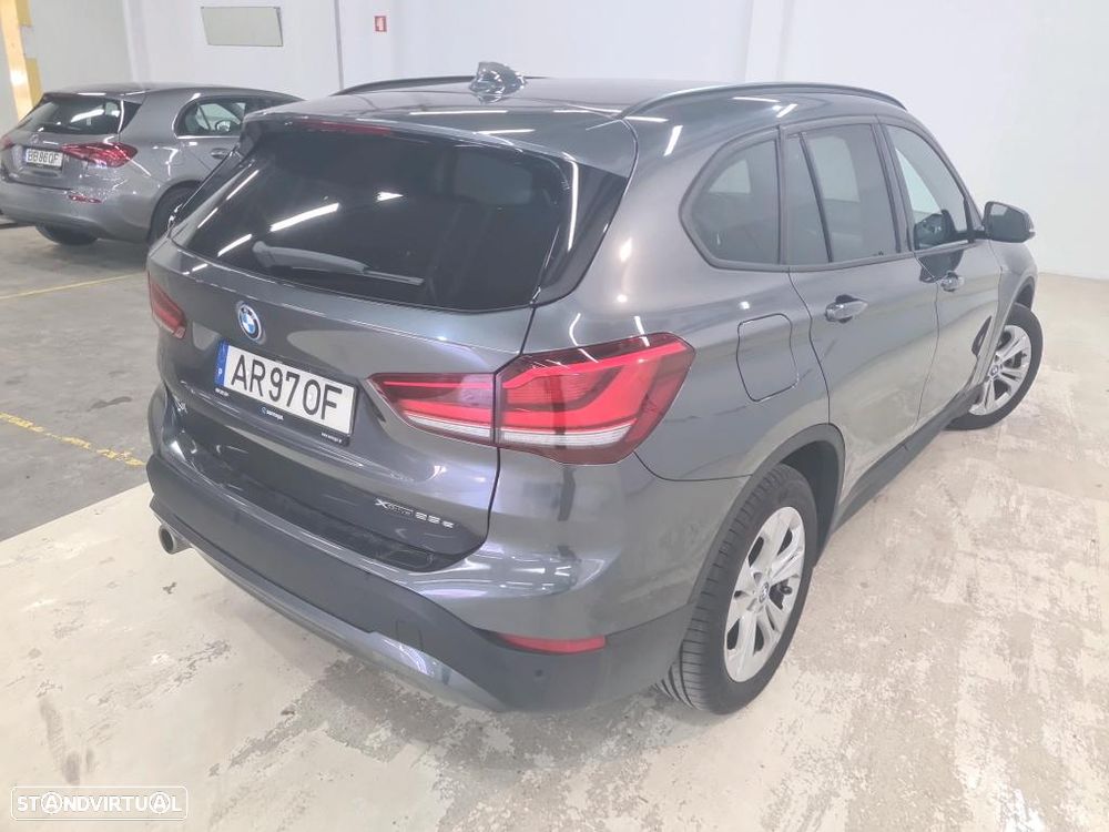 BMW X1 25 e xDrive Corporate Edition - 3