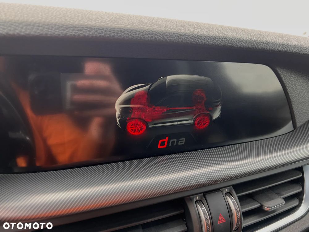 Alfa Romeo Stelvio 2.0 Turbo 16V AT8-Q4 Super - 17