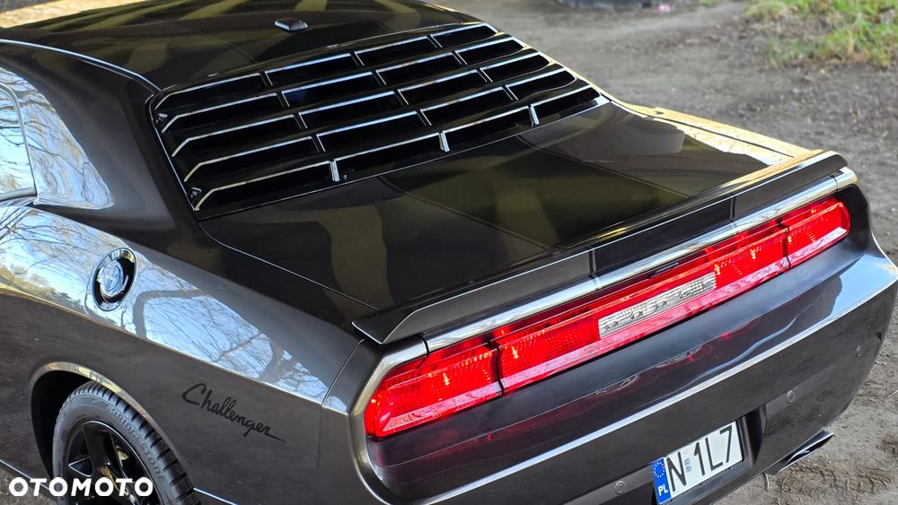 Dodge Challenger - 25