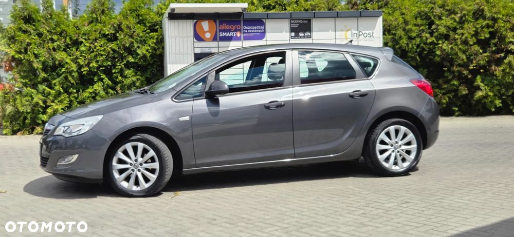 Opel Astra 1.4 Turbo 150 Jahre - 9