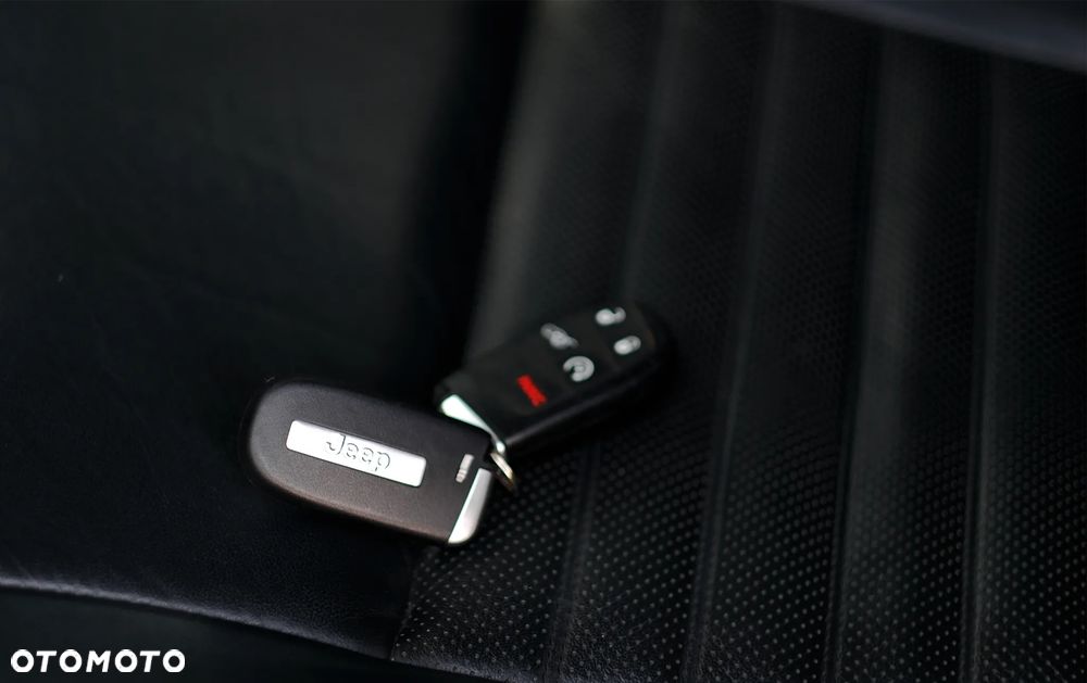 Jeep Grand Cherokee - 29