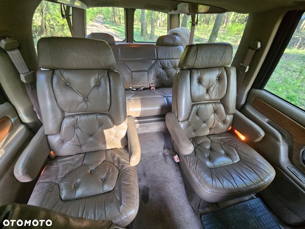 Chevrolet Suburban - 11