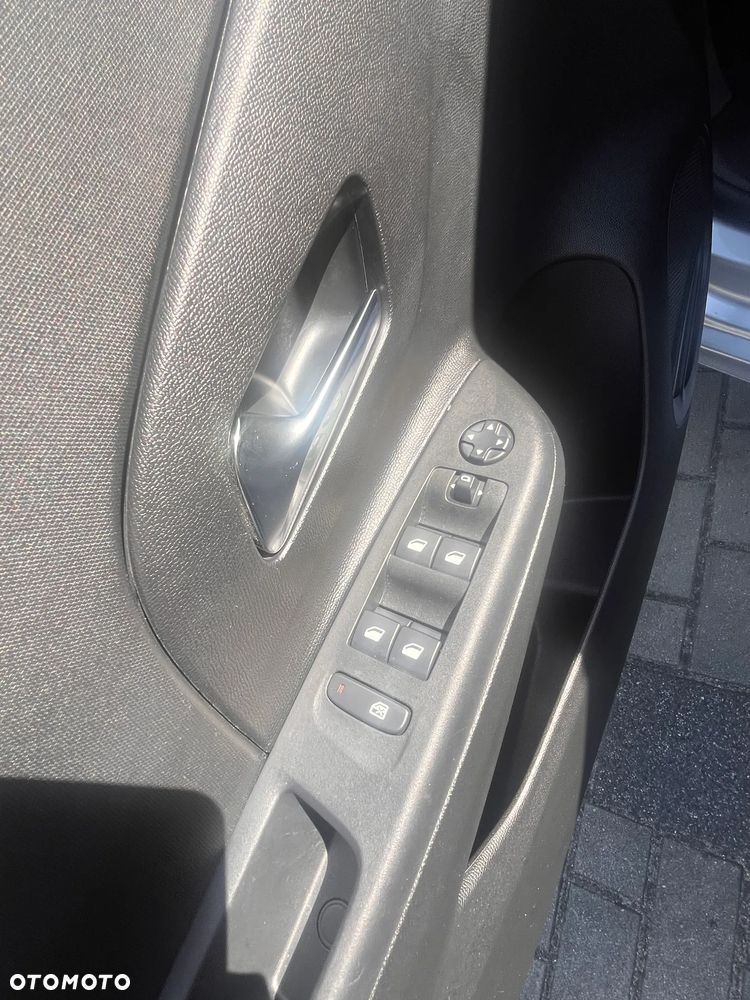 Opel Corsa 1.2 S&S - 10