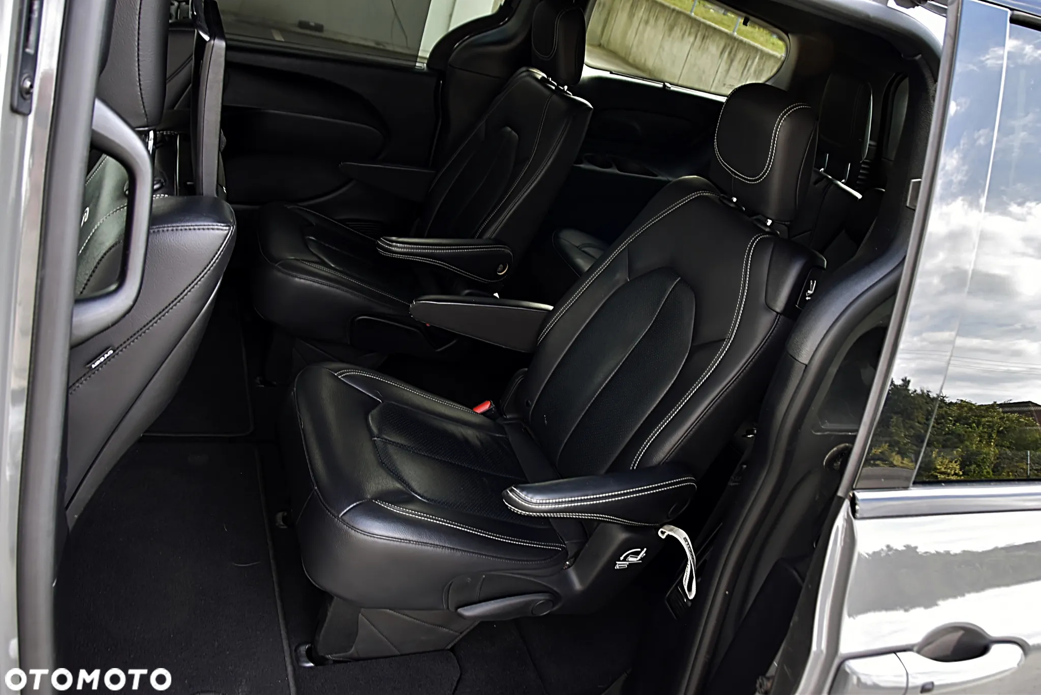 Chrysler Pacifica - 23