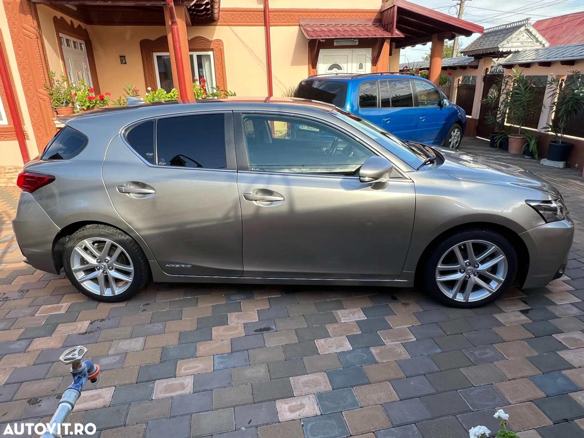 Lexus CT - 4