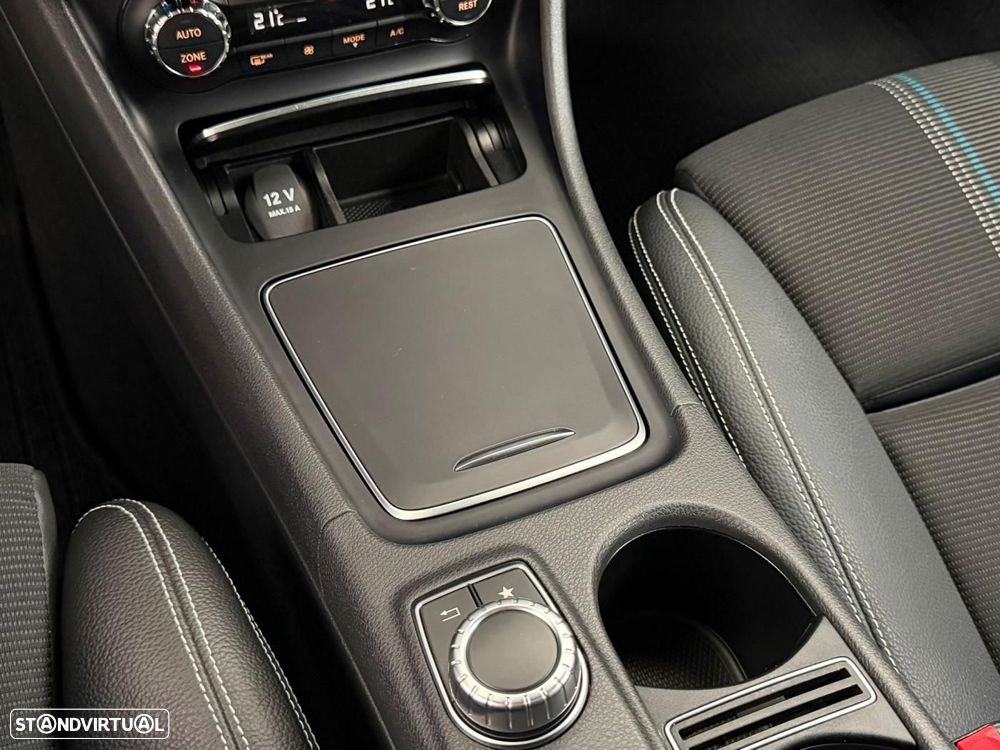 Mercedes-Benz CLA 200 - 30
