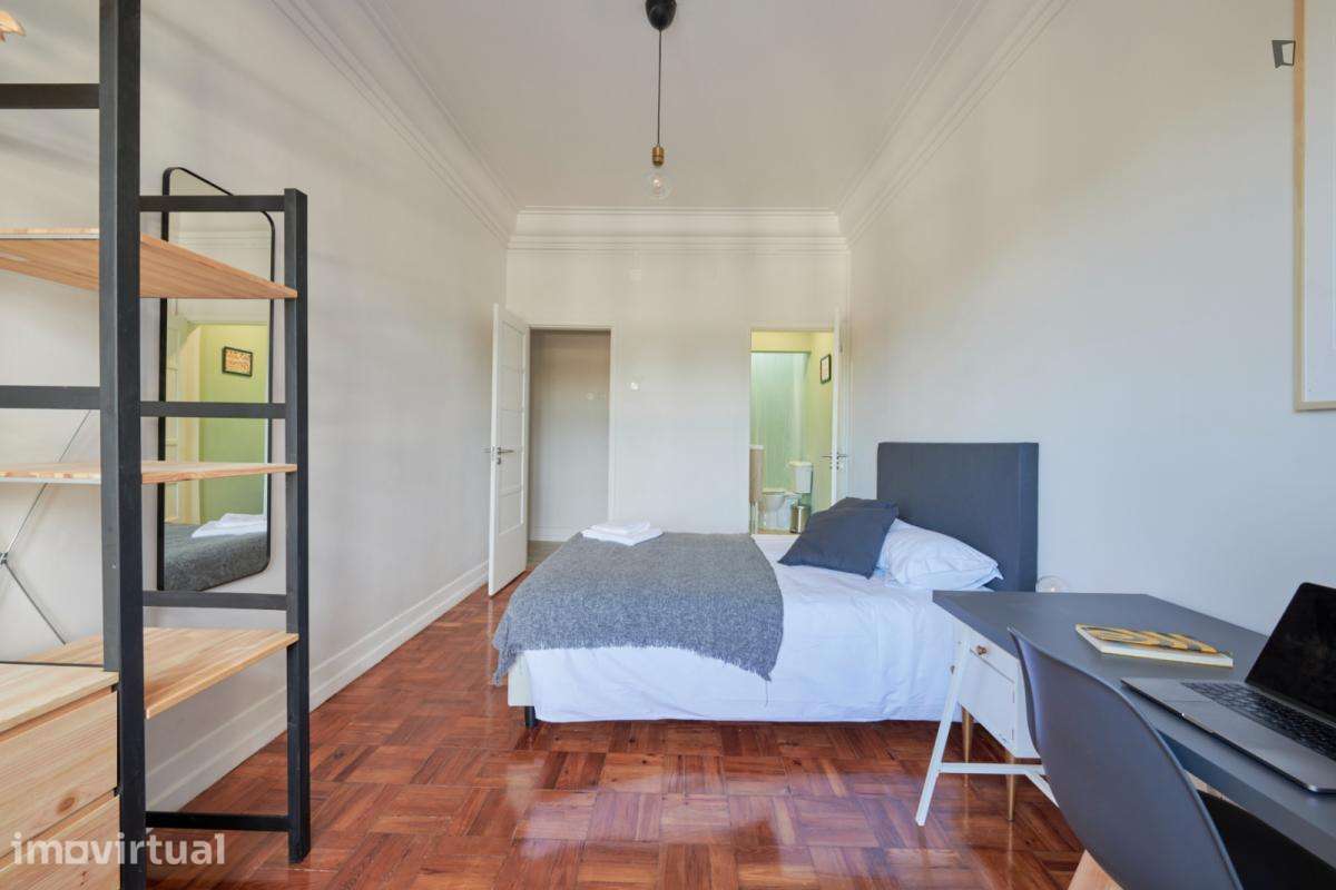 Quarto - localizado em Marquês de Pombal Lisbon - Grande imagem: 4/28