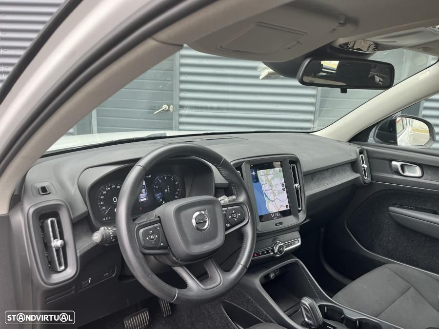 Volvo XC 40 1.5 T2 Momentum Geartronic - 30