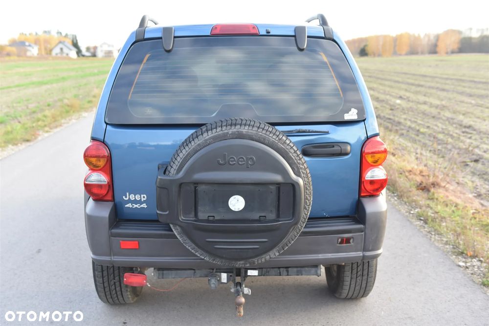 Jeep Liberty 2.4 4x4 - 7