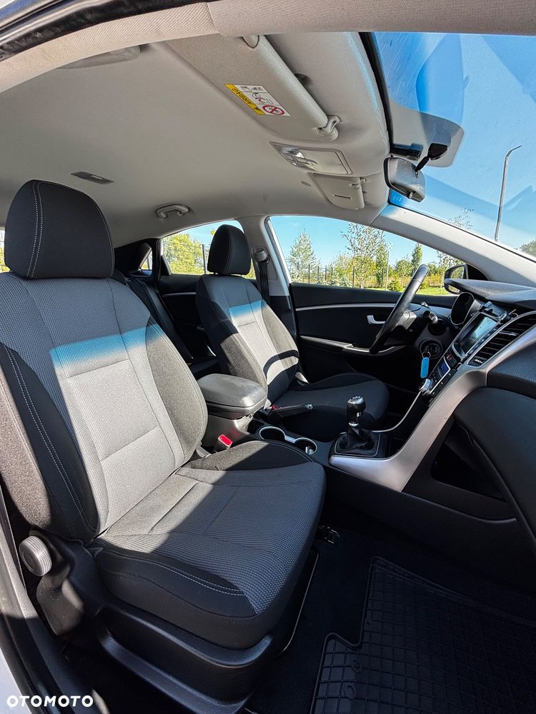 Hyundai i30 1.4 Intro Edition - 17