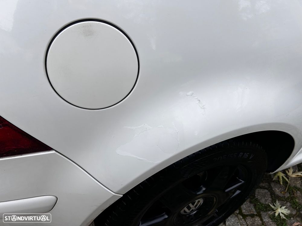 VW Golf 1.9 TDi 25 Anos - 18