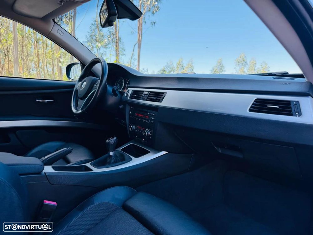 BMW 320 d Coupe - 33