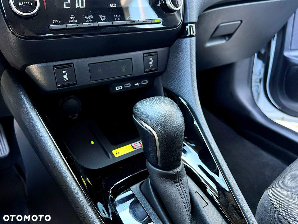 Toyota Yaris Hybrid 1.5 Style - 13