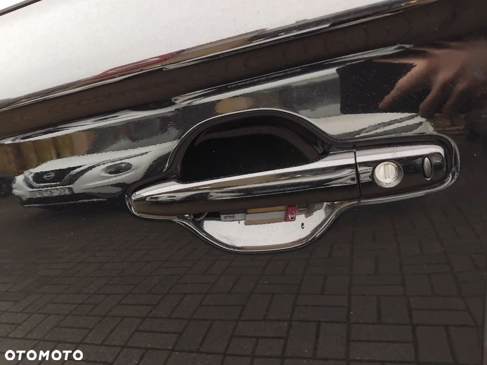 Mitsubishi Outlander 2.0 Invite + 2WD - 25