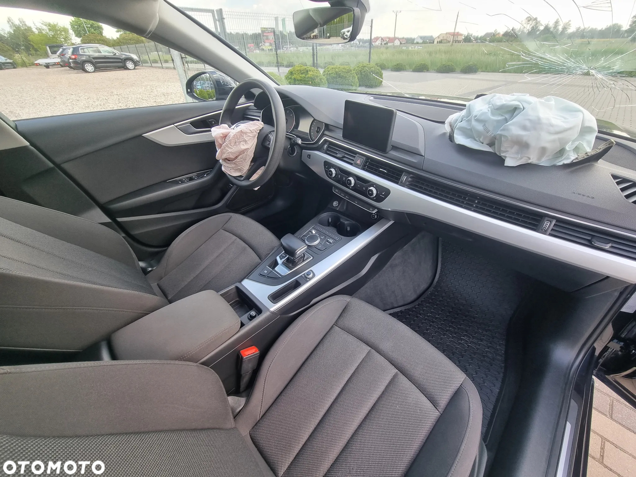 Audi A4 Avant 40 TFSI S tronic - 12