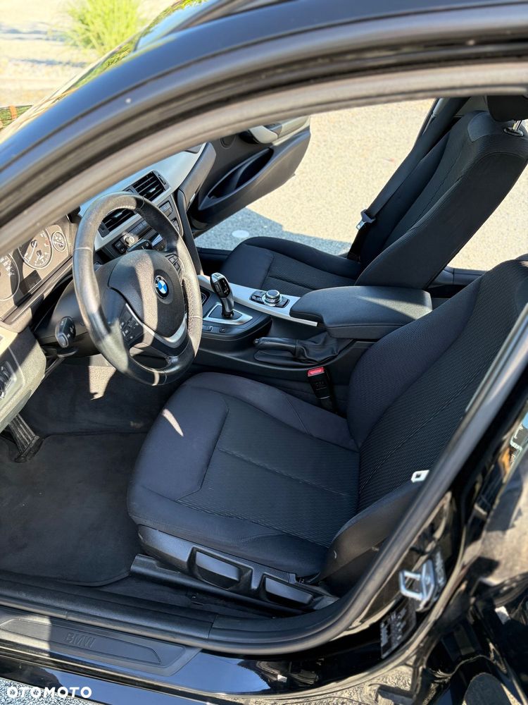 BMW Seria 3 318d - 11