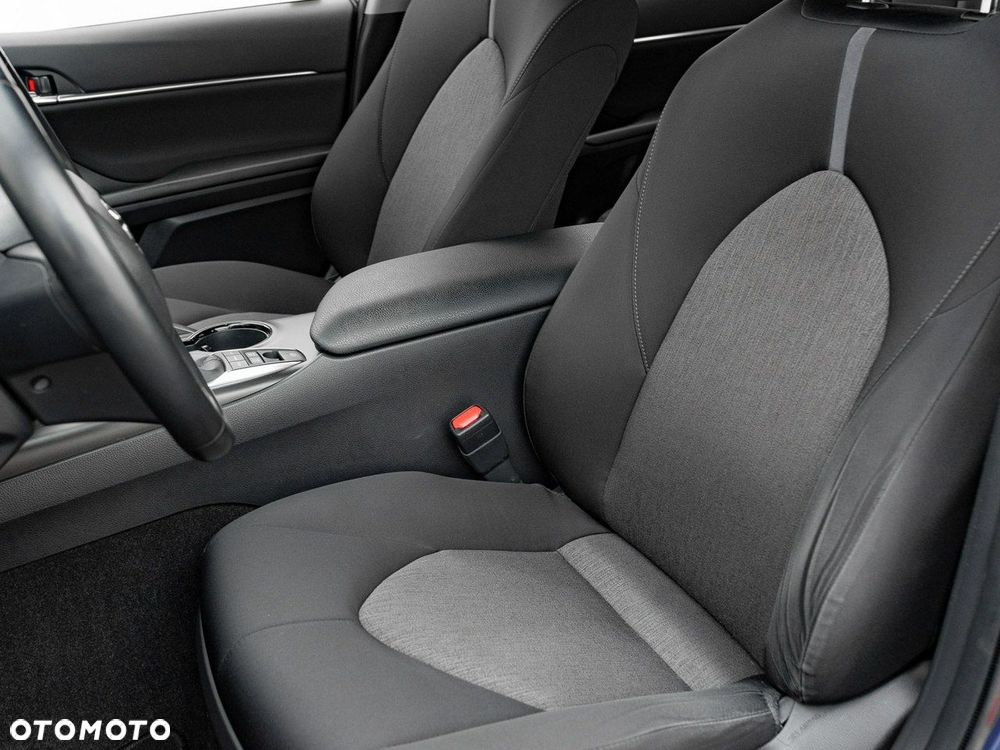 Toyota Camry - 13
