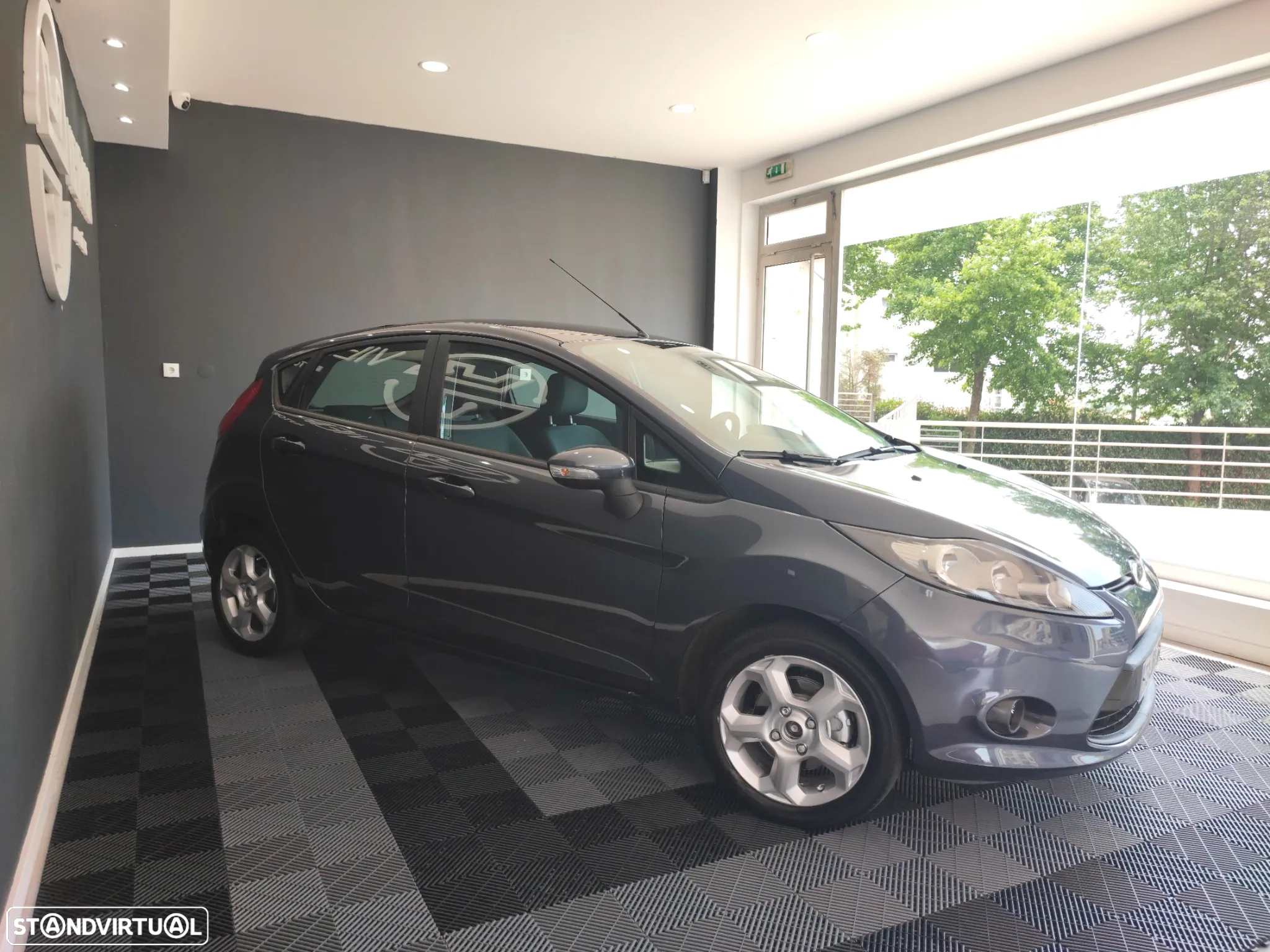 Ford Fiesta 1.25 Techno - 8
