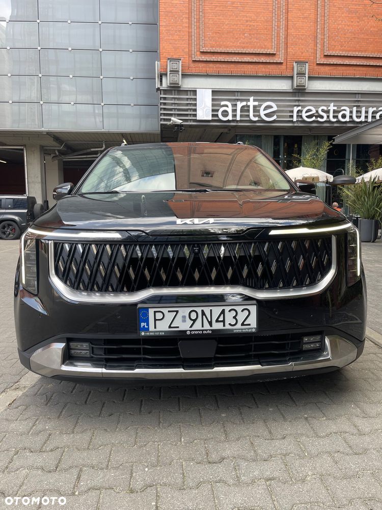 Kia Carnival - 37