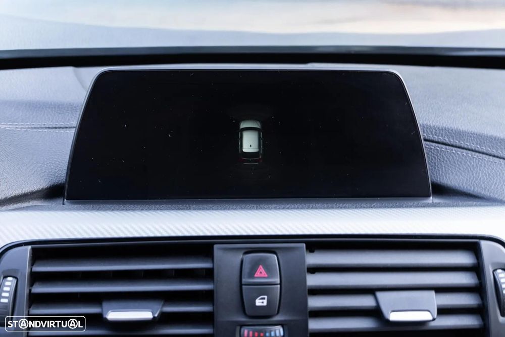 BMW 318 d Pack Desportivo M Auto - 22