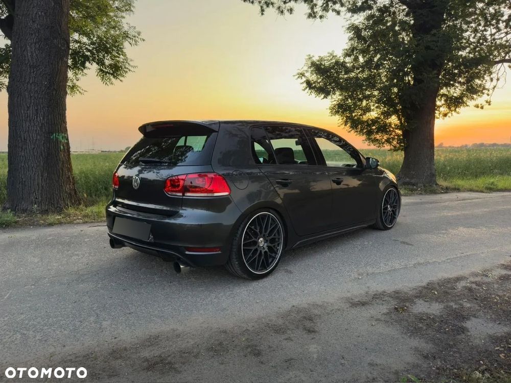Volkswagen Golf ver-vi-2-0-tsi-gti - 3