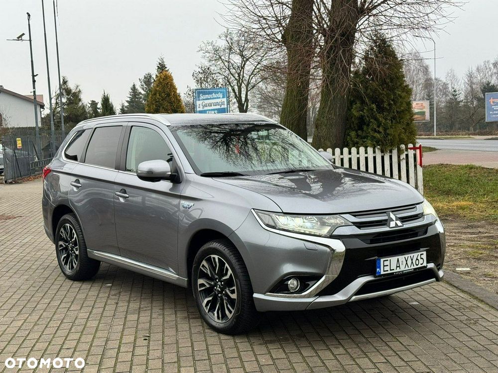 Mitsubishi Outlander - 1