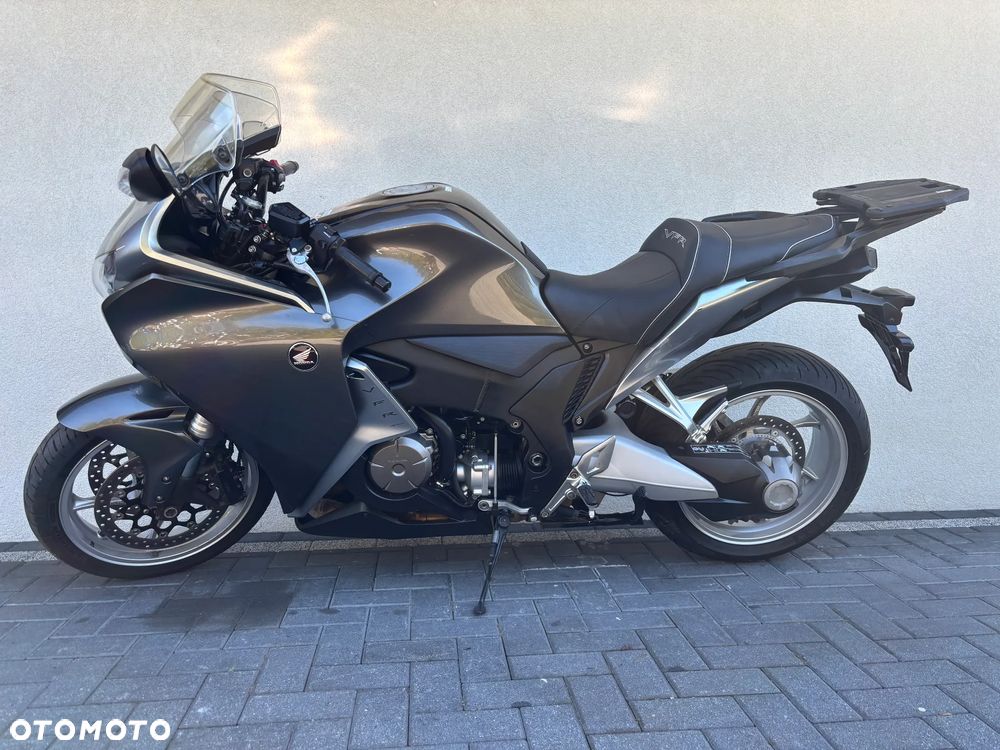 Honda VFR - 1