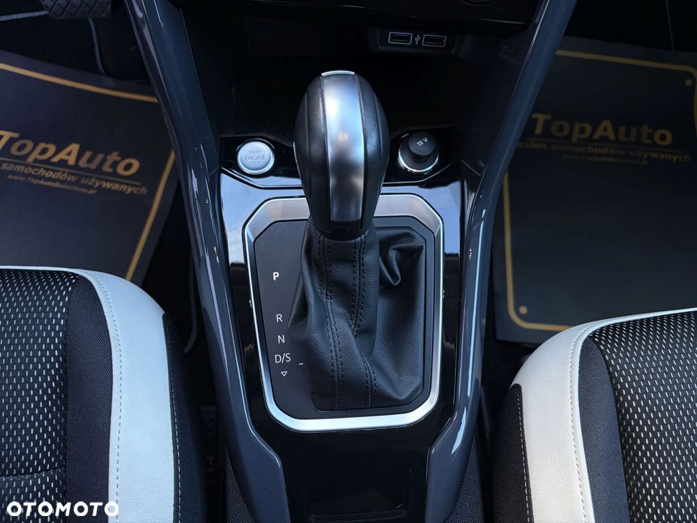 Volkswagen T-Roc - 32
