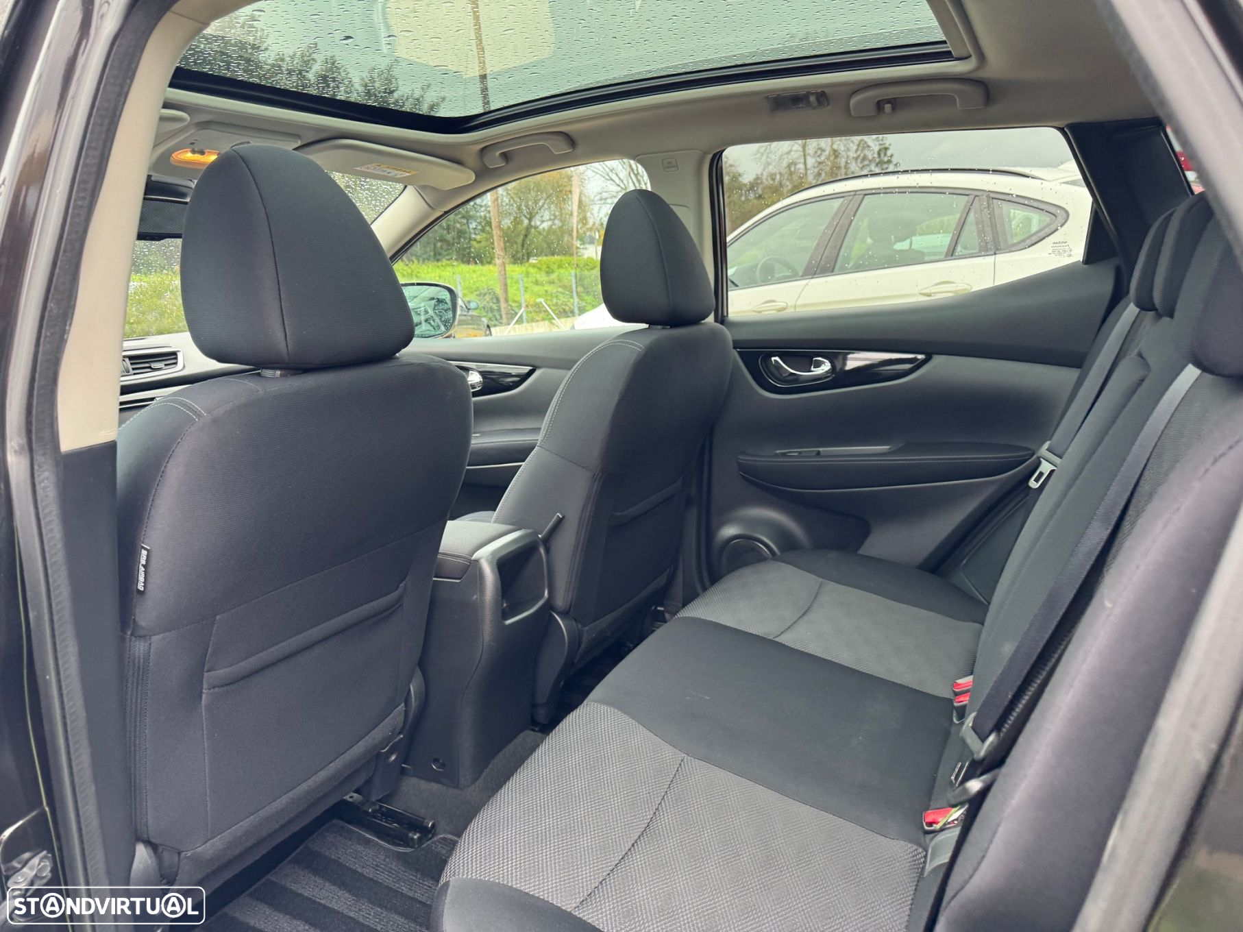Nissan Qashqai 1.5 dCi N-Connecta 18 - 8