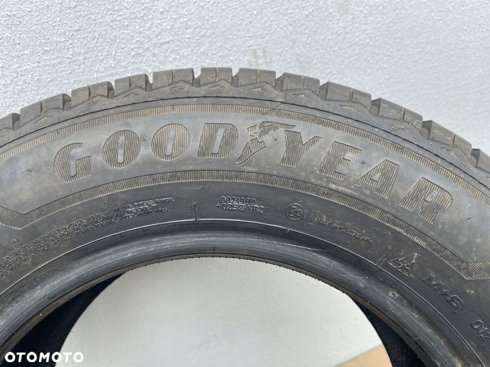 215/65/15C 104/102T GOODYEAR VECTOR4SEASONS CARGO - 3