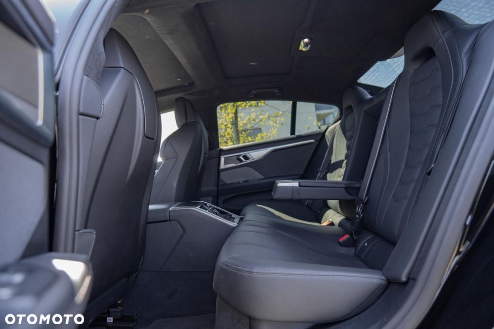 BMW Seria 8 840d xDrive mHEV - 15