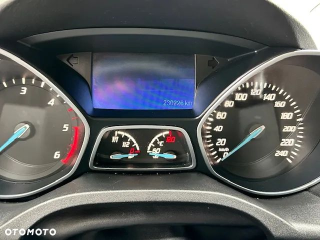 Ford Kuga 2.0 TDCi 2x4 Titanium - 13