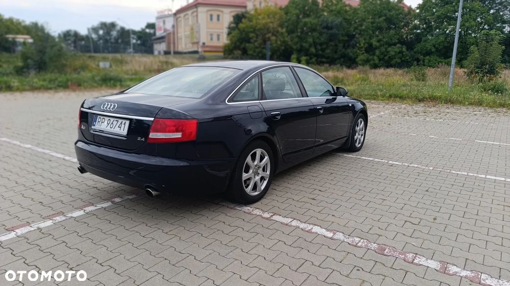 Audi A6 Limousine 2.4 - 5