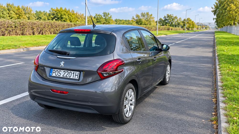 Peugeot 208 2017 photo 3