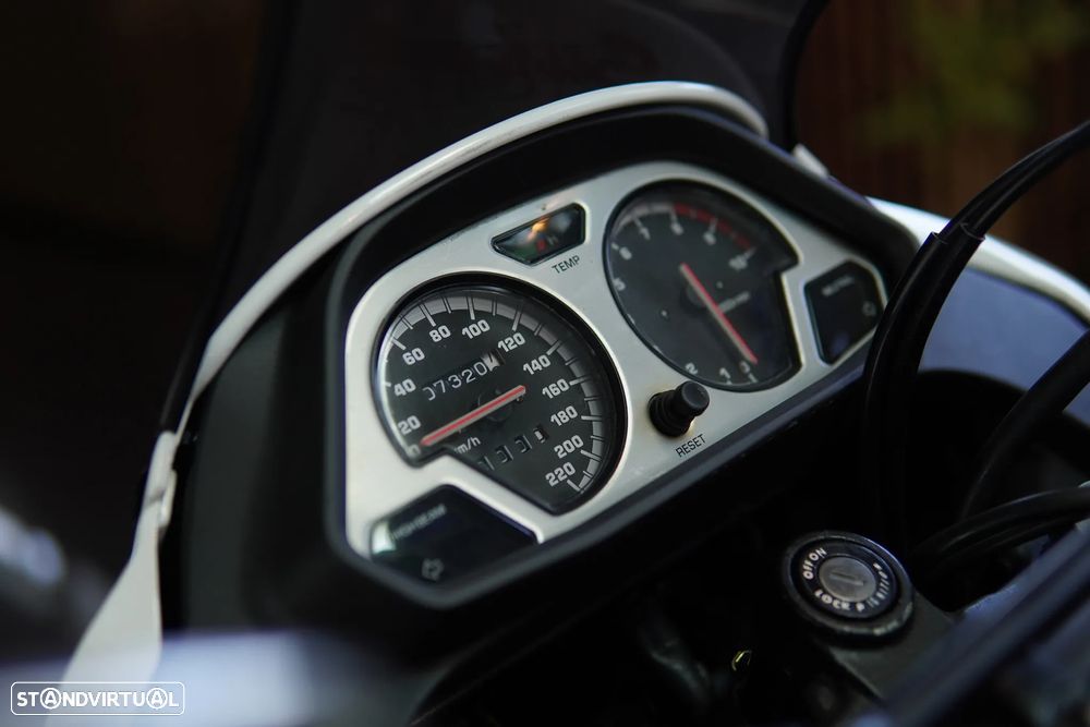 Yamaha XT750Z Super Tenere - 34