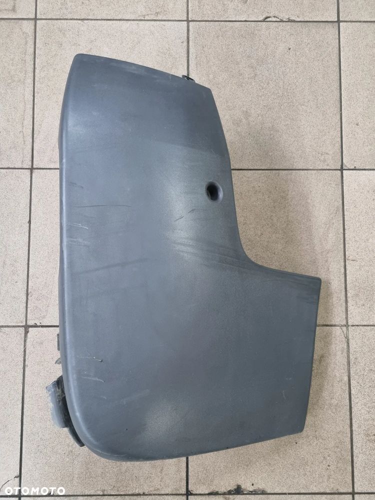 ZDERZAK PRAWY TYŁ TRAFIC VIVARO 01-14r.