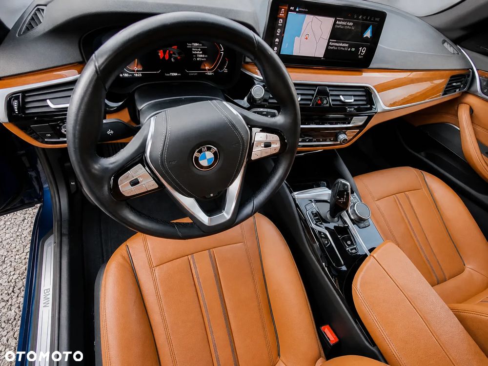 BMW Seria 5 540d xDrive mHEV - 13