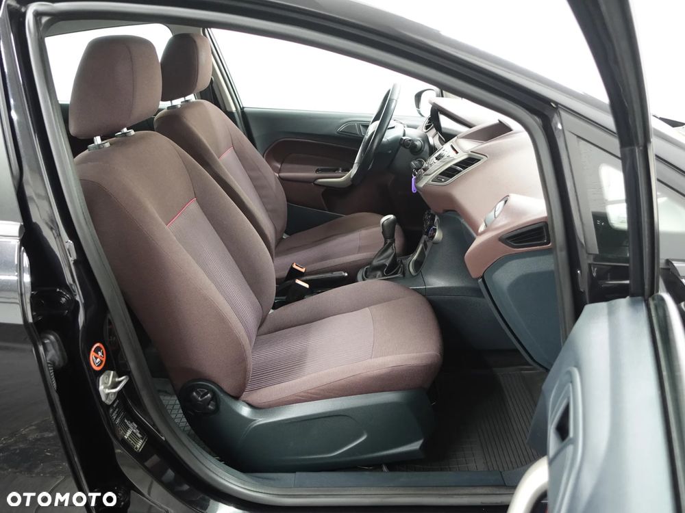 Ford Fiesta 1.25 Celebration - 25