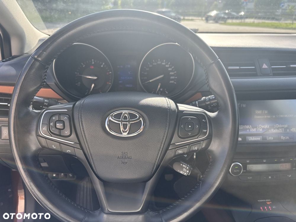 Toyota Avensis 2.0 D-4D Premium - 18