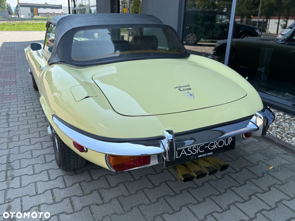 Jaguar E-Type - 6