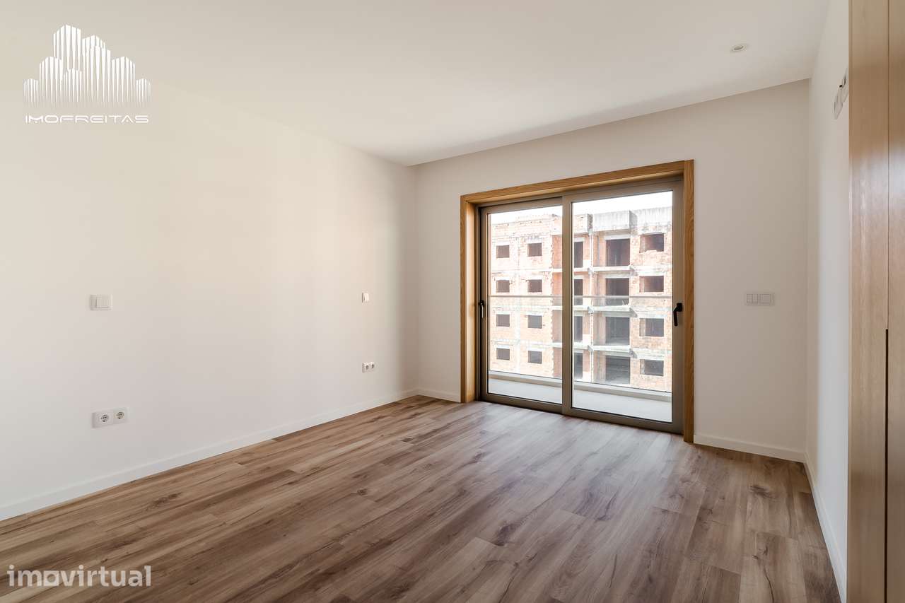 Apartamento T2 Novo com Garagem Fechada para 2 Carros - Grande imagem: 3/25