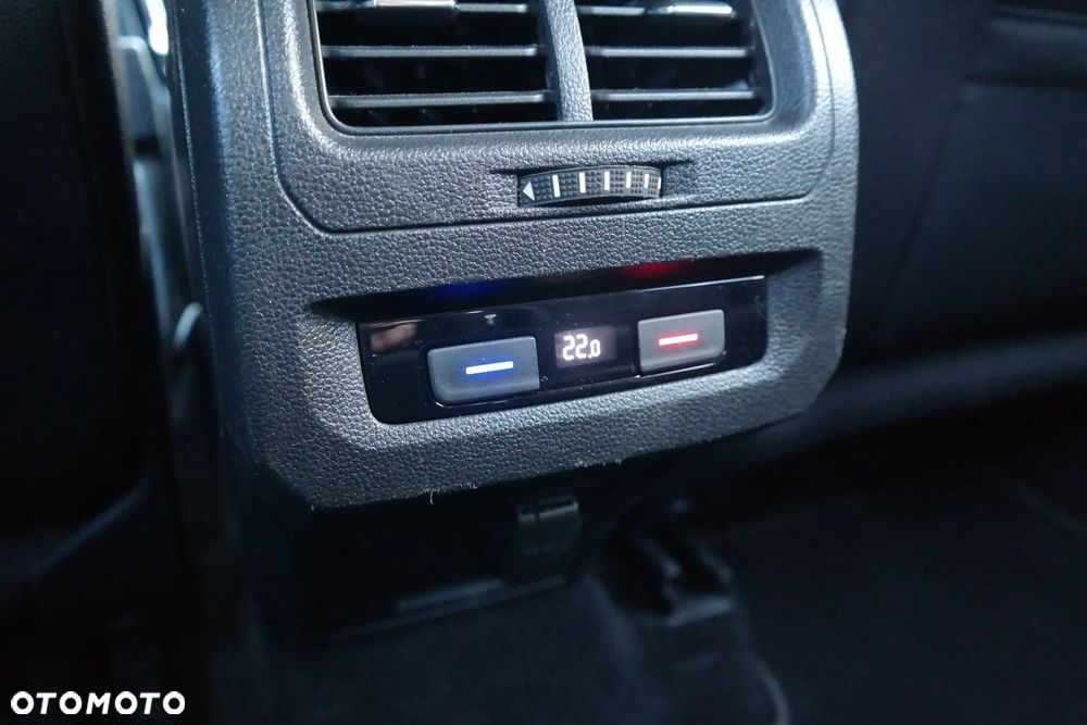 Volkswagen Touran 2.0 TDI BMT Highline DSG - 13