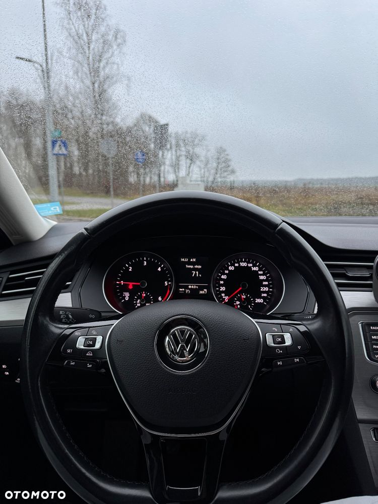 Volkswagen Passat 1.6 TDI BMT Trendline - 16