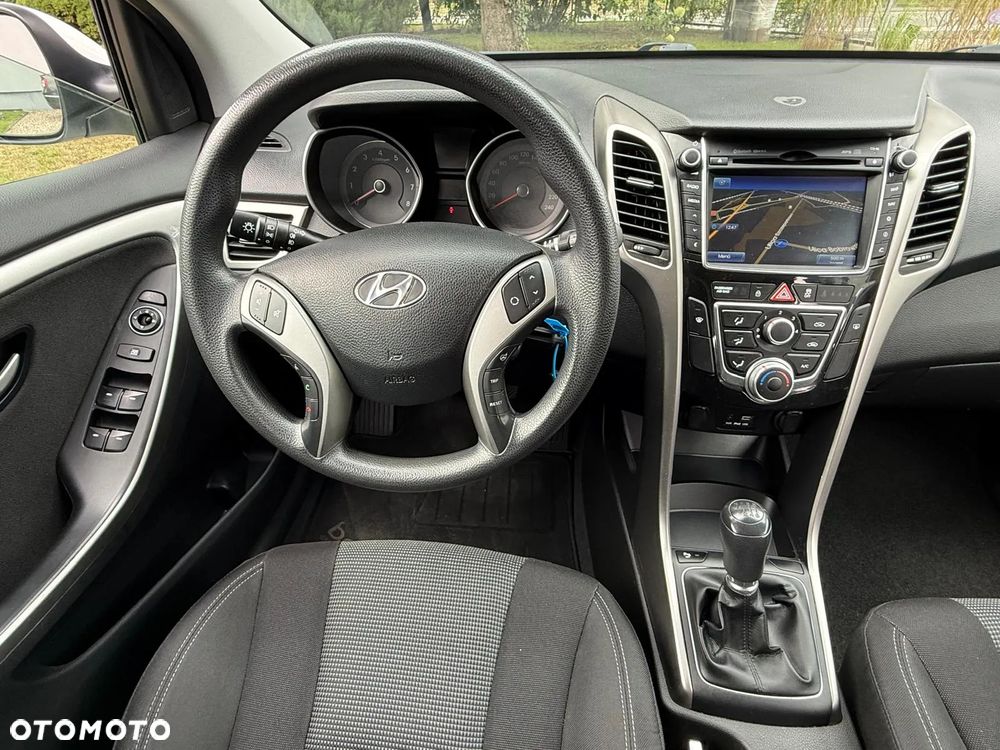 Kia Ceed - 36