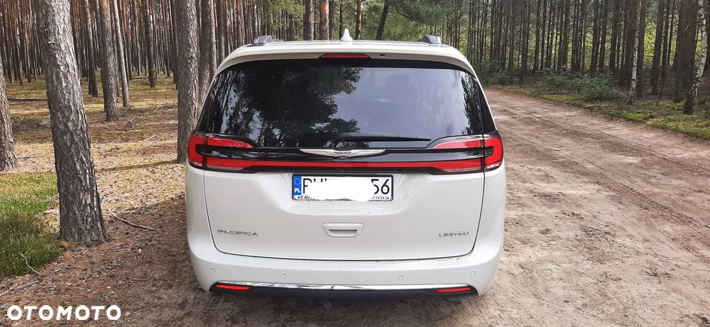 Chrysler Pacifica - 3