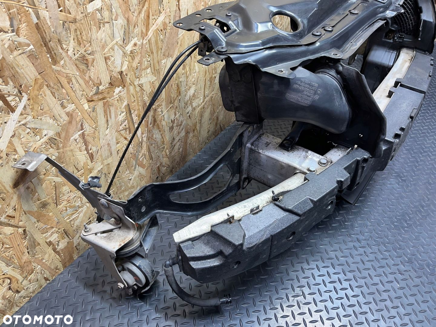 PAS PRZEDNI BMW E60 E61 530D 535D M57 WZMOCNIENIE CZOŁOWE BELKA OE 7148586 - 7