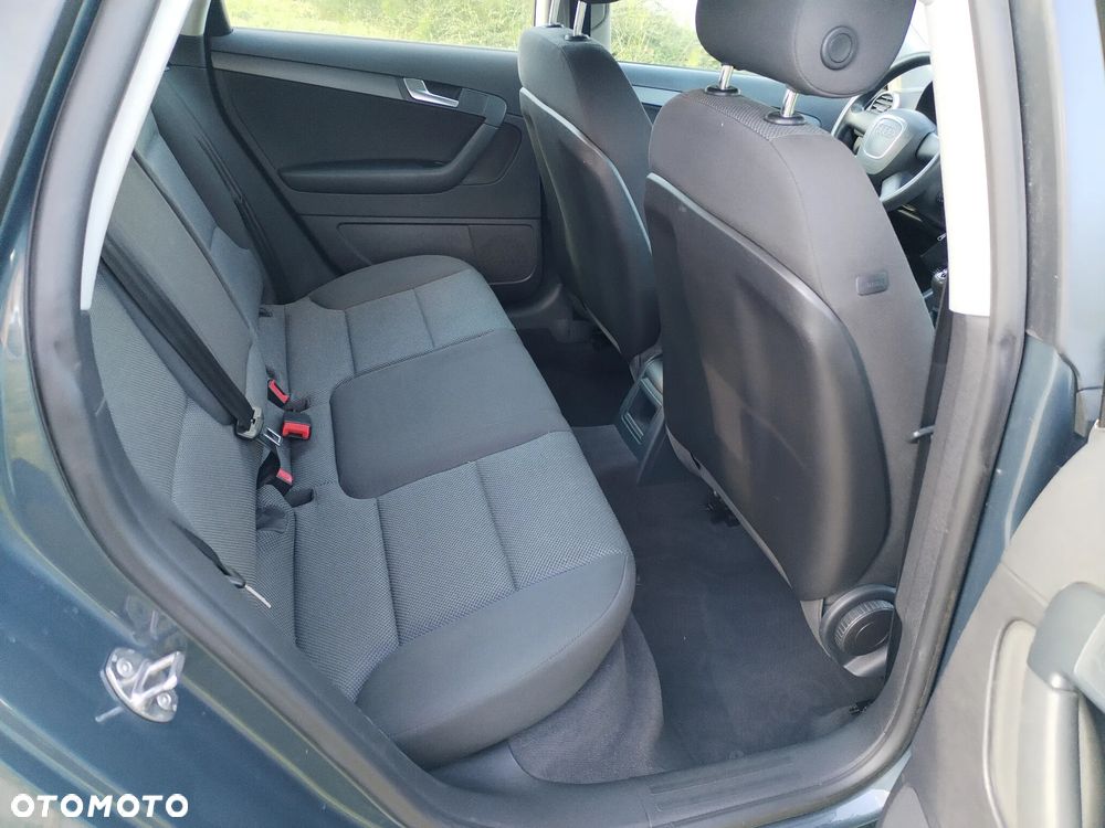 Audi A3 Sportback 1.6 Ambiente - 17