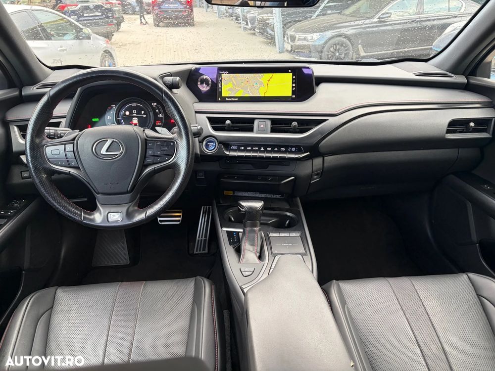 Lexus UX 250h (E-FOUR) F SPORT - 6