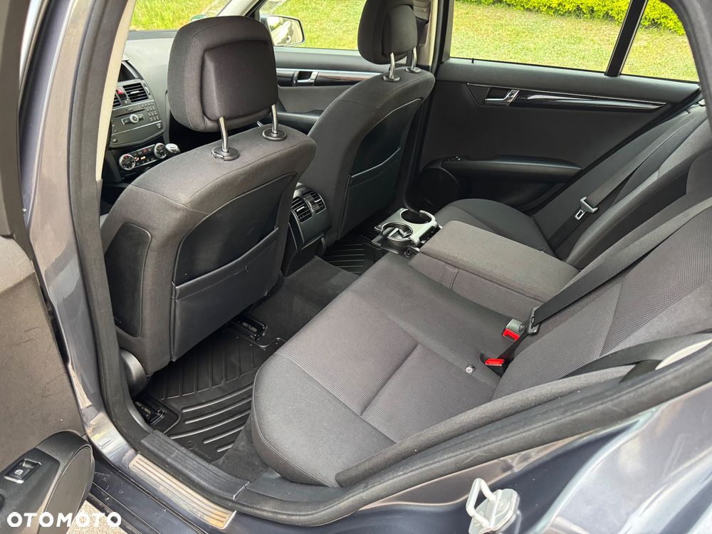 Mercedes-Benz Klasa C 180 Kompressor BlueEFFICIENCY Elegance - 6